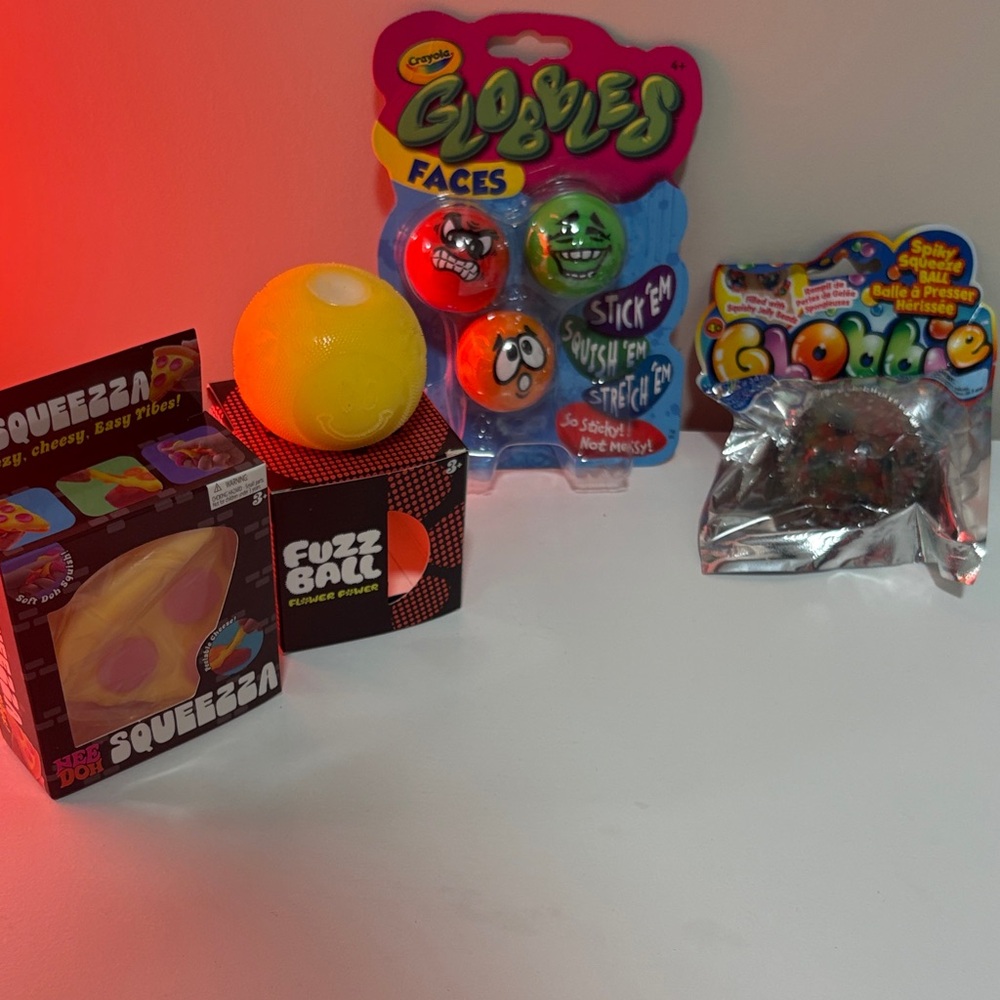 3 new OFF BRAND NEedoh, Jellyfish, Fuzzball,Pizza. Gobbles &Globbie. Authentic
